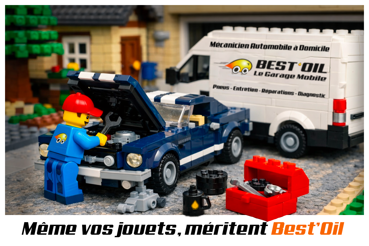 Mécanicien Automobile à Domicile Best'Oil version jouets, intervenant sur une voiture au domicile du client.