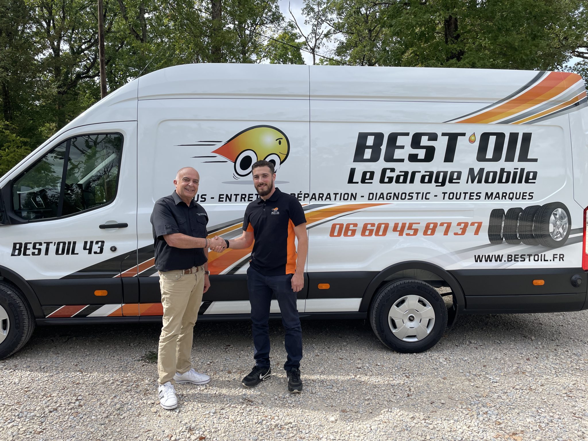 Jason Péroni rejoint Best’Oil avec son camion-atelier à Pont-Salomon
