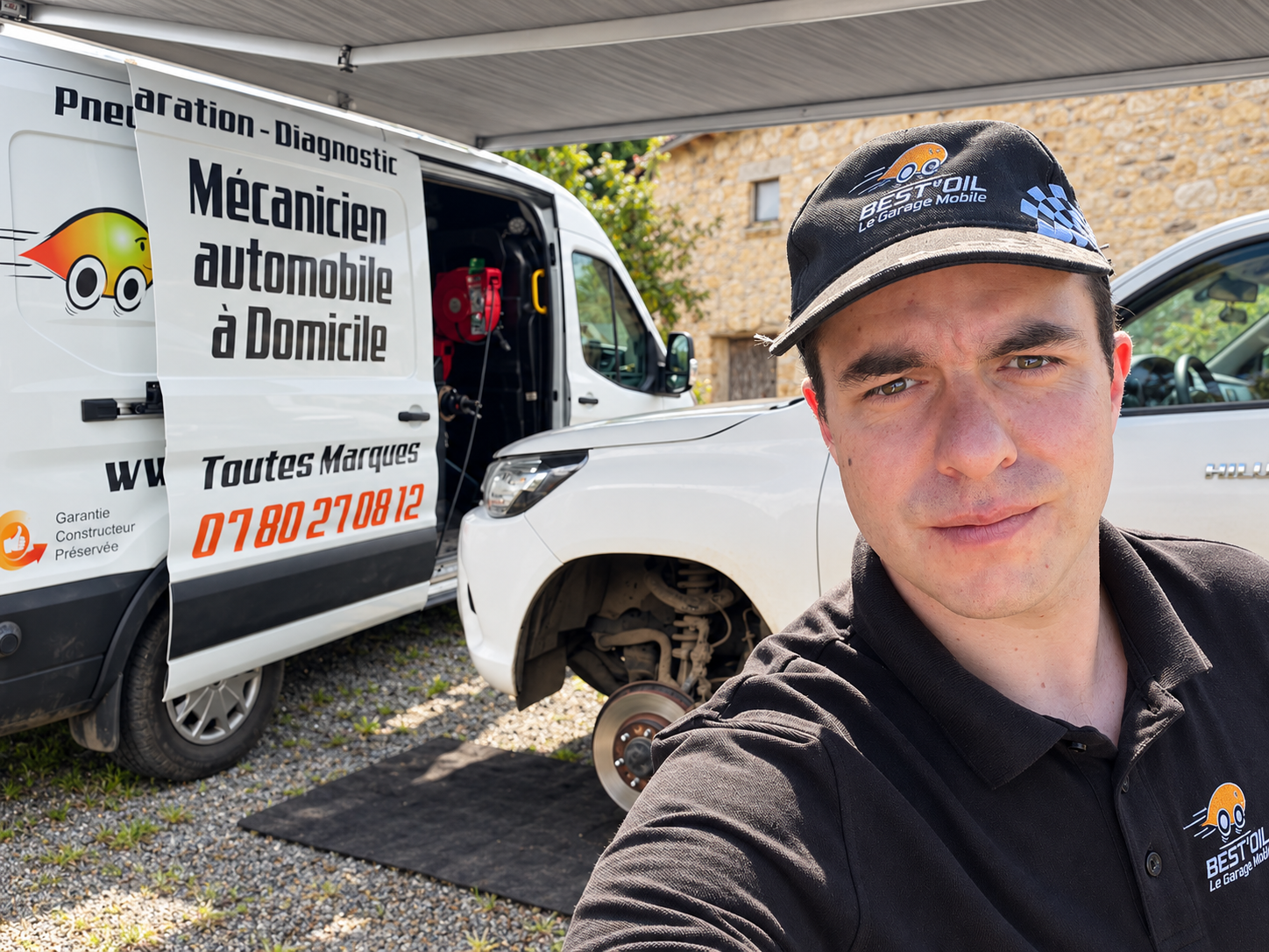Yoan Houlié avec son camion atelier Best’Oil à Lentillac-Saint-Blaise (46100)