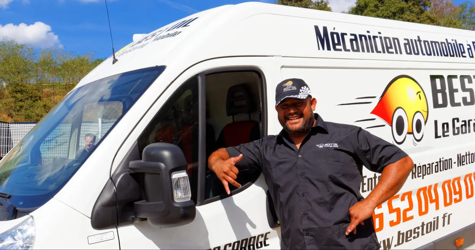 Kafoa Garage’mobile 17 avec son camion atelier Best’Oil à Villedoux