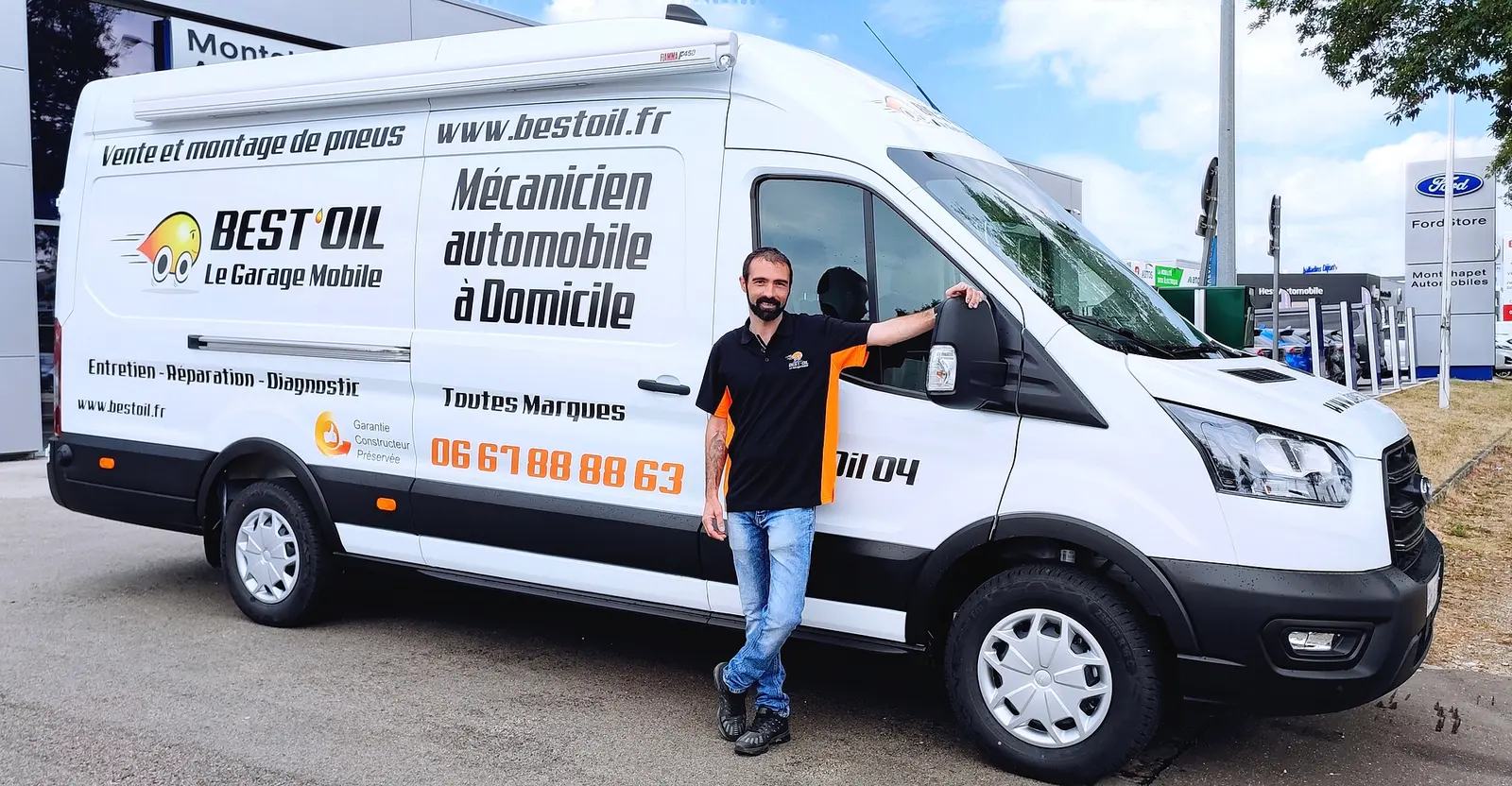 Jonathan Califano avec son camion atelier Best’Oil à Verdaches